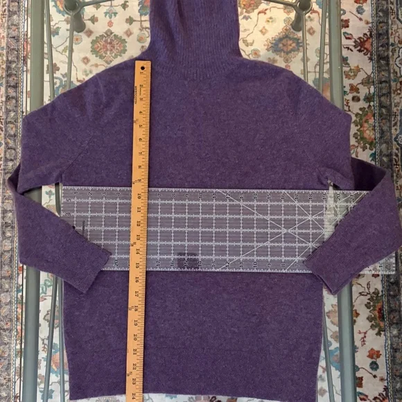 Lands’ End 100% Cashmere Turtleneck Sweater Medium Purple Heather - Picture 3 of 4